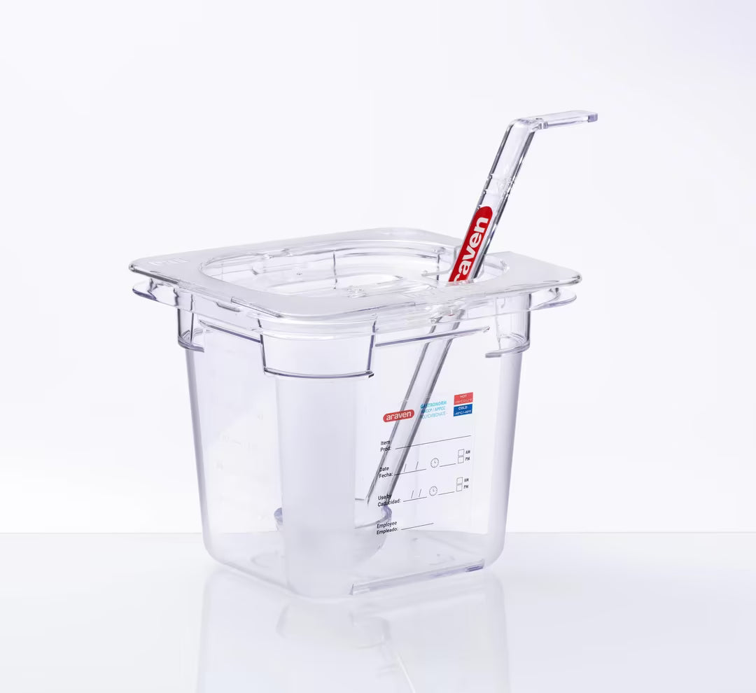 Preserve fruits and vegetables with the GN 1/6 Size Clear Universal Polycarbonate Lid 94018. Features a universal fit, integrated handle, condensation control, and reduced air exposure.