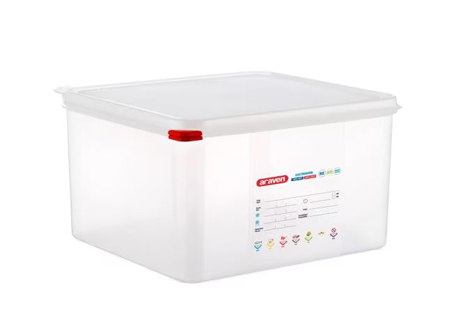Store and preserve food efficiently with the GN 2/3 Size 8 Inch Deep 20 Qt Translucent Polypropylene Food Pan with Airtight Lid 00471. Features a double airtight seal, integrated label, ColorClip identification, and measurement indicators.