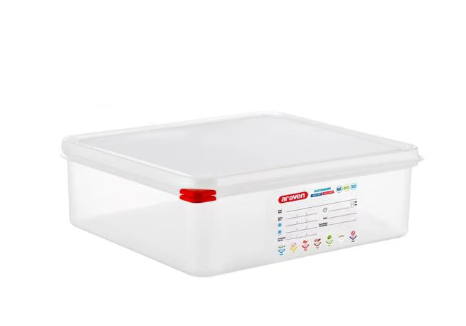 Store and preserve food efficiently with the GN 2/3 Size 4 Inch Deep 10 Qt Translucent Polypropylene Food Pan with Airtight Lid 03469. Features a double airtight seal, integrated label, ColorClip identification, and measurement indicators.