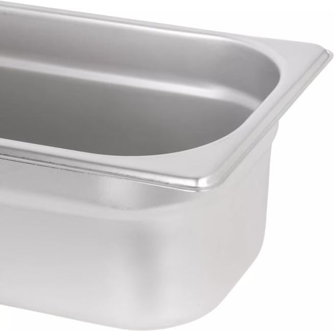 Prepare and serve food efficiently with the DuraPan Light Gauge Stainless Steel Steam Table Long Hotel Pan Long 1/2 Size 4 Inch Deep 60700HL4. Features spoonable bottoms, freezer-to-oven versatility, and Coldmaster compatibility.