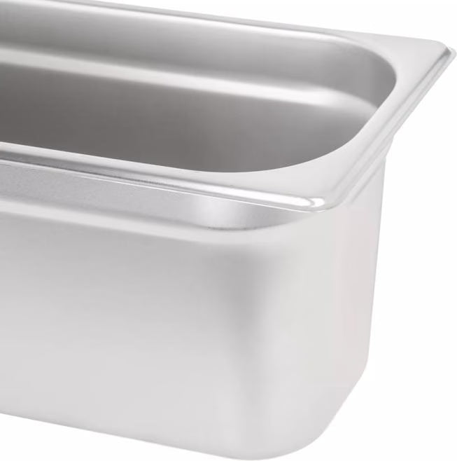 Prepare and serve food efficiently with the DuraPan Light Gauge Stainless Steel Steam Table Long Hotel Pan Long 1/2 Size 6 Inch Deep 60700HL6. Features spoonable bottoms, freezer-to-oven versatility, and Coldmaster compatibility.