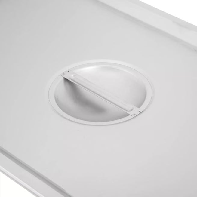 Protect food with the DuraPan Stainless Steel Steam Table Hotel Pan Handled Cover Full-Size 607000C. Features heavy gauge stainless steel construction and a comfortable concave handle.