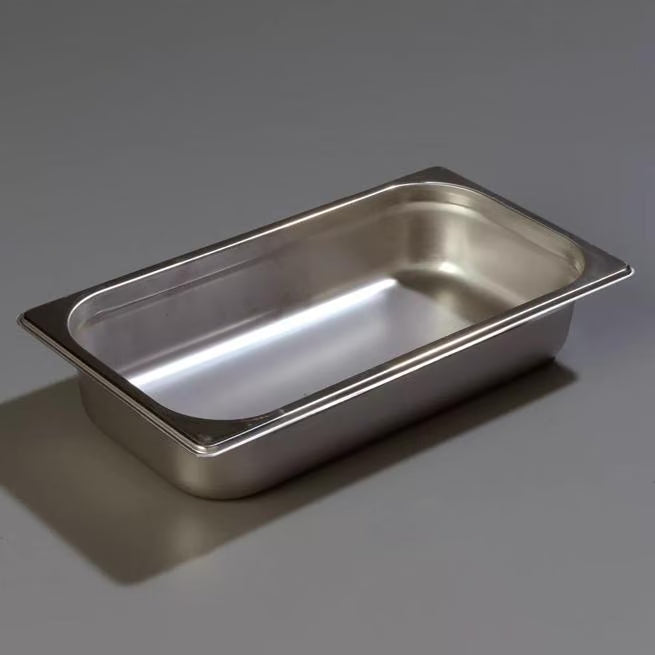 Prepare and serve food efficiently with the DuraPan Light Gauge Stainless Steel Steam Table Hotel Pan 1/3 Size 2.5 Inch Deep 607132. Features spoonable bottoms, freezer-to-oven versatility, and Coldmaster compatibility.