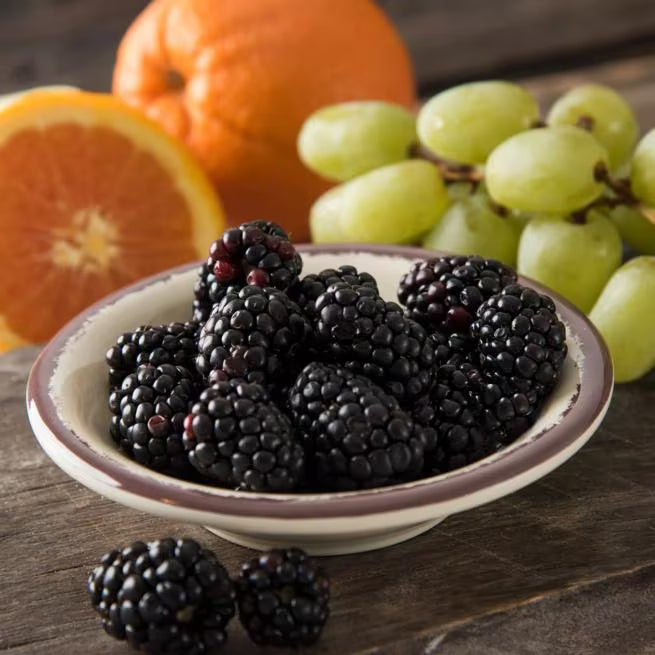 4.5 oz Sweet Cream Melamine Fruit Bowl with commercial grade, break resistant construction. Ideal for serving fruit, snacks, desserts, and side dishes in restaurants, catering, and home dining.
