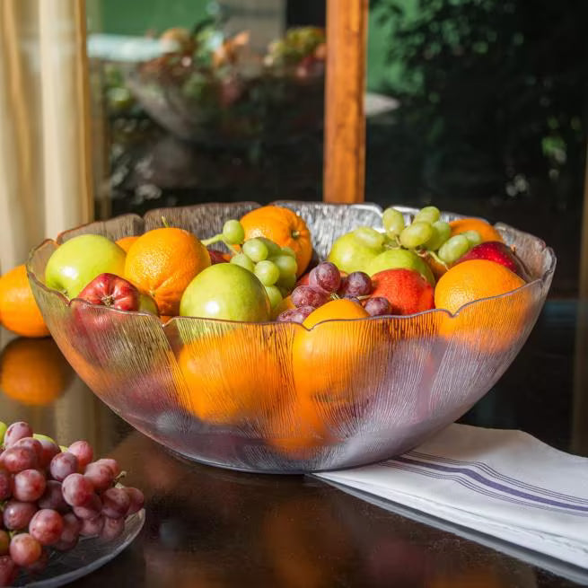 18 Inch Clear Polycarbonate Petal Mist Bowl with 17.2 qt capacity and break resistant construction. Ideal for buffets, catering, restaurants, banquet displays, and home entertaining.