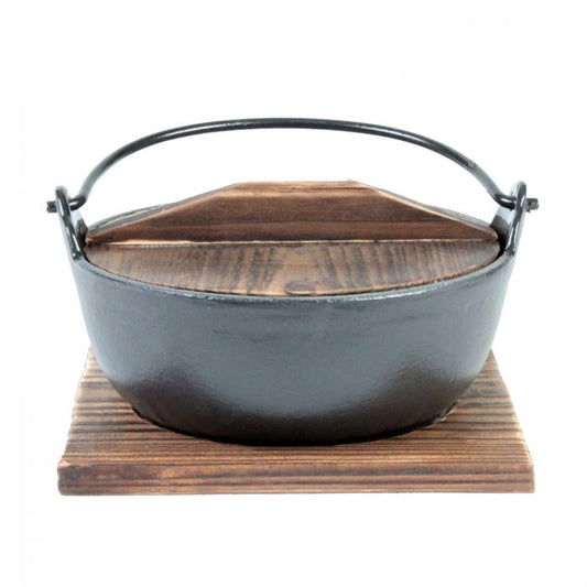 Thunder Group Nabemono Bowl blends traditional aesthetics with practical functionality to elevate the dining experience. With a 32 oz capacity, this round cast iron bowl is perfect for serving noodles, soups, and stews. Designed with a swing handle for ease of transport and serving, it includes a wooden lid and base that help retain heat and add rustic charm. 