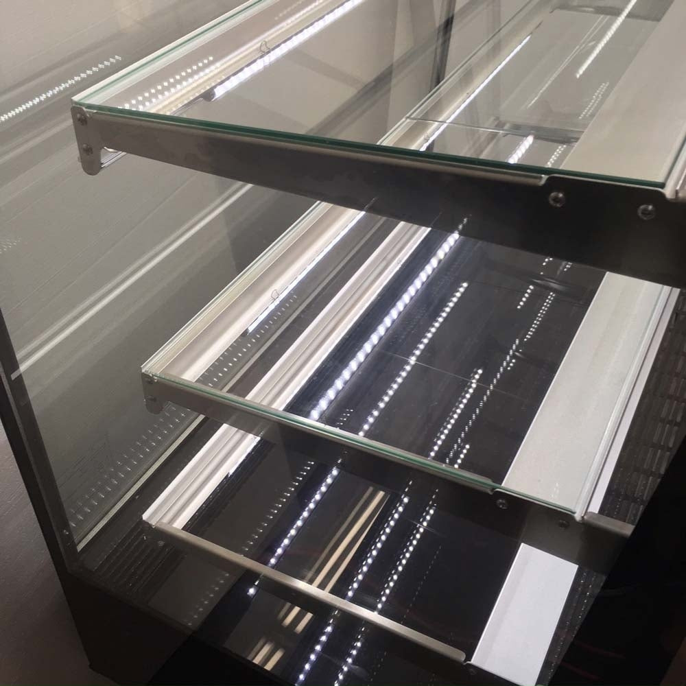 The Marchia TMB48 48-inch Refrigerated Bakery Display Case with straight glass, designed for showcasing a variety of baked goods, pastries, and desserts while keeping them fresh and at the perfect temperature. Ideal for bakeries, cafés, and delis.
