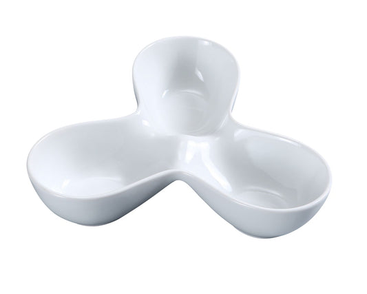 Yanco Three Divided Bowl ML-823 is a stylish and practical addition to your tableware collection. Made from high-quality porcelain with a sleek glaze finish, this durable bowl is resistant to mechanical damage and temperature effects. The three-compartment design allows for convenient serving of various dishes such as rice, miso soup, noodles, and salads. Its super white color and elegant Mainland collection design make it a perfect fit for fine-dining restaurants, catered events, outdoor dining areas, and 