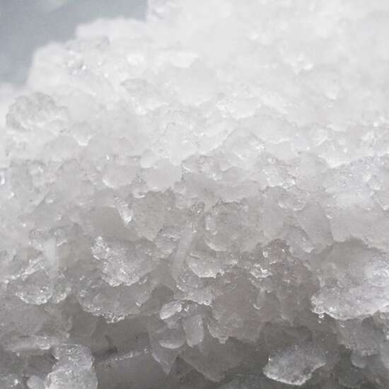 Coldline NU280 26-inch commercial granular nugget ice machine with a 110 lb. storage bin, air-cooled, producing up to 280 lbs. of ice daily. Compact and efficient, ideal for restaurants, bars, and healthcare facilities requiring soft, chewable ice.