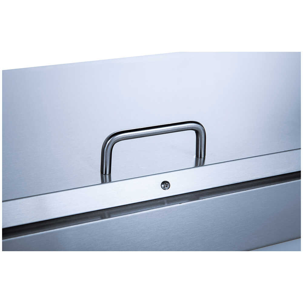 Coldline CPT-72 71-inch refrigerated pizza prep table with 9 pans. Ideal for busy pizzerias, featuring ample refrigerated storage for ingredients and a spacious prep area to enhance efficiency.