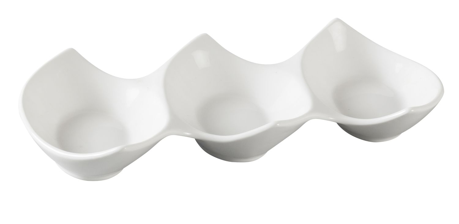 Yanco 3-Compartment Plate PS-2111 is an ideal solution for food-serving establishments looking for elegant and high-quality tableware. This porcelain dish is perfect for serving dips, sauces, and desserts, and features a stylish design from the Piscataway collection that complements any setting. Whether used in restaurants, catered events, outdoor dining areas, or hotels, it provides a practical and attractive dinnerware option.