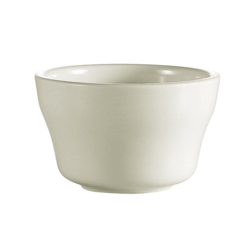 Yanco Bouillon Cup RE-46 is a stylish and practical addition to any dining establishment. With a 6-ounce capacity, these cups are ideal for serving bouillons, soups, salsas, and other condiments. Their classic American white finish complements both modern and traditional table settings, focusing attention on the meal. Made from durable, scratch-resistant porcelain, they are designed to withstand heavy daily use while maintaining their sleek appearance.