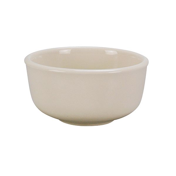 Yanco Jung Bowl RE-95 is a versatile and elegant addition to any dining establishment. With a 9.5-ounce capacity, this bowl is perfect for serving soups, desserts, side dishes, and small entrées. Its classic round shape and smooth American white finish enhance food presentation while seamlessly complementing both casual and fine-dining settings. Made from durable porcelain, this bowl is built to withstand daily use in restaurants, cafés, and catering services.
