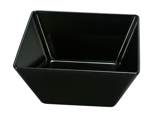 Yanco Square Bowl RM-404BK is a stylish and practical addition to any dining establishment. With a 10 oz. capacity and dimensions of 3.75 x 2.5 inches, this bowl is perfect for serving rice, soups, guacamole, noodles, and other appetizers. Made from durable melamine, it mimics the look of ceramic while offering excellent resistance to breakage, making it ideal for high-traffic environments.