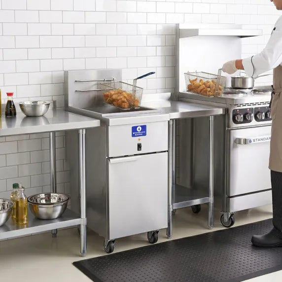 Standard Range SR-EF50-208-1 50 lb electric floor fryer, 208V single phase, ideal for restaurants, commercial kitchens, and foodservice operations. Offers efficient high-capacity frying, rapid heat recovery, and consistent performance for busy professional cooking environments.
