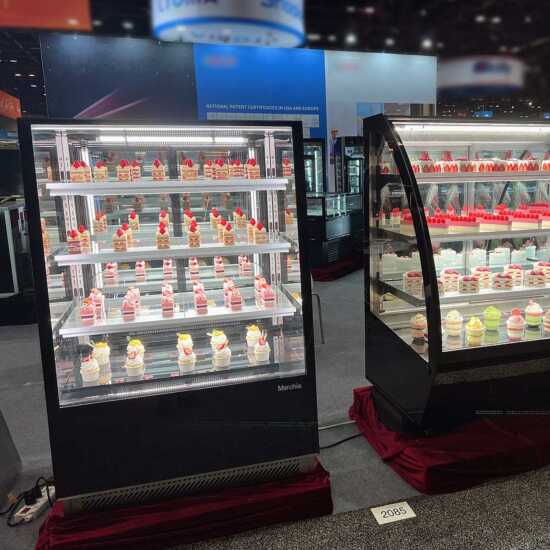 The Marchia TMB36 36-inch Refrigerated Bakery Display Case with straight glass, ideal for displaying a range of baked goods, pastries, and desserts while ensuring they stay fresh and cool. Perfect for bakeries, cafés, and delis.