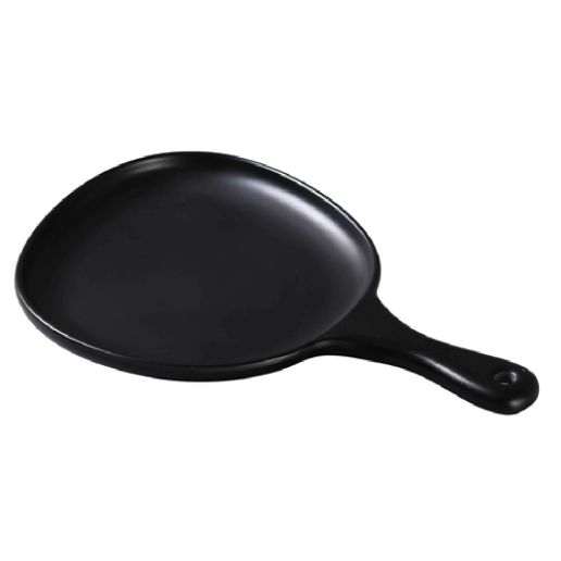 Yanco Pan Plate with Handle MO-811BK Crafted from high-quality melamine, this plate boasts a sleek matte finish in an elegant black hue that will impress even the most discerning guests. The organic shape of the plate, with its unique curves and contours, adds a touch of sophistication to any dish you serve. The plate also features a convenient handle for easy carrying and serving. 