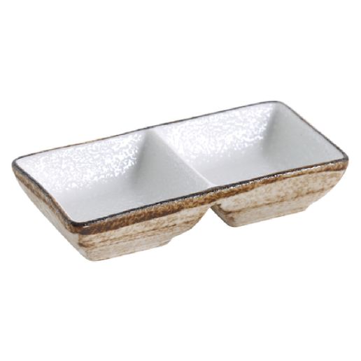 Yanco Double Divided Sauce Dish RO-4031 is crafted from high-quality porcelain, making it a reliable choice for serving sauces, dips, spices, and herbs. With a sleek glazed finish, this dish features a crisp white design that complements any table setting, making it ideal for restaurants, catered events, outdoor dining, and hotels. Its double-divided design allows for serving multiple condiments in one dish while keeping flavors separate. 