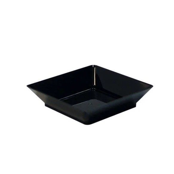 Yanco Deep Square Plate RM-307BK combines modern elegance with durability, making it a perfect addition to any food-service establishment. With a 22 oz. capacity and dimensions of 7 x 2 inches, this plate is ideal for serving salads, side dishes, appetizers, and hot meals. Crafted from high-quality melamine, it mimics the look of ceramic while offering superior break resistance for long-lasting use. 
