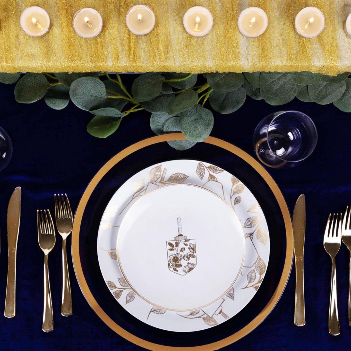 7.5" Disposable Chanukah Hanukkah Plastic Salad Plates White/Gold