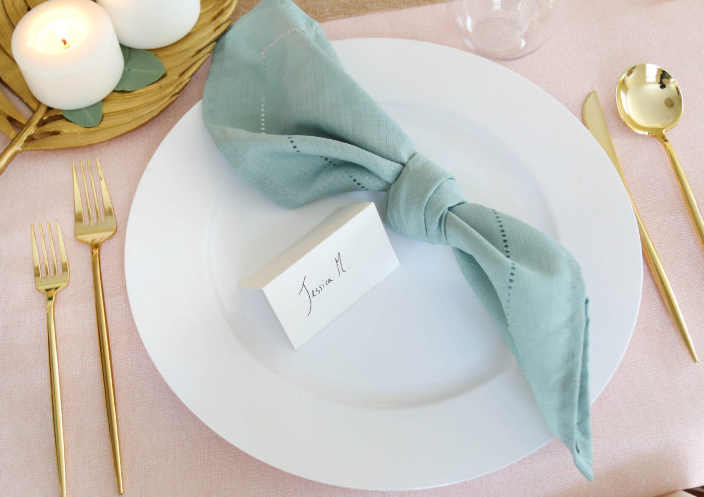 Plastic Party Charger Plates Household Supplies Disposable Plastic Charger Plates Bbq plates fancy disposable charger plates heavy duty Charger plates classic elegant sturdy Charger plates reusable wedding dinner salad dessert Charger plates catering high quality birthday anniversary charger plating