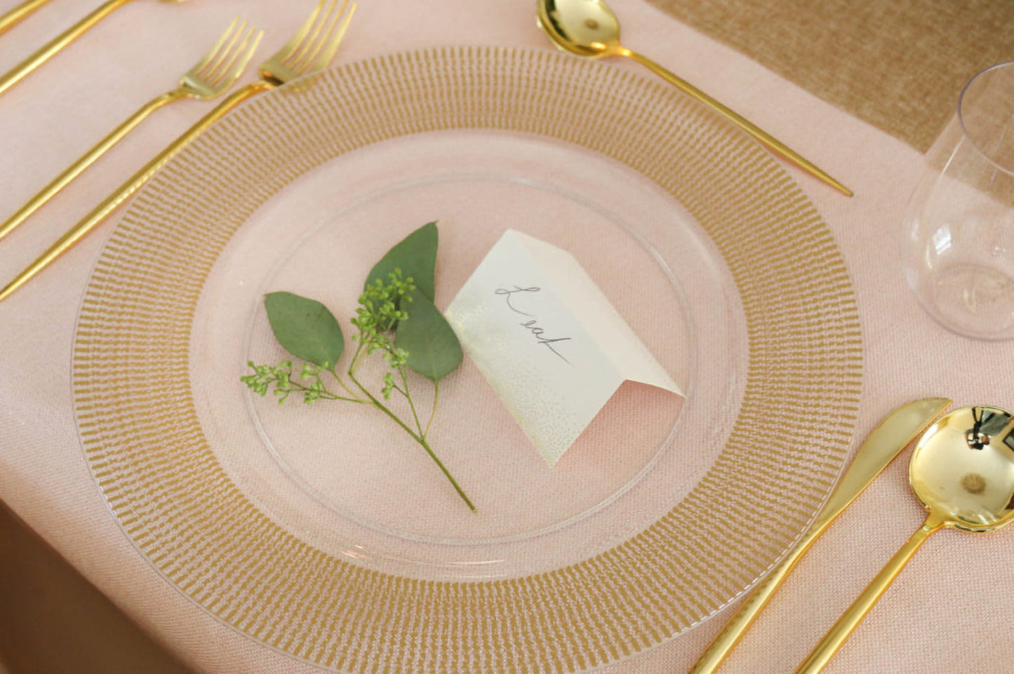 Plastic Party Charger Plates Household Supplies Disposable Plastic Charger Plates Bbq plates fancy disposable charger plates heavy duty Charger plates classic elegant sturdy Charger plates reusable wedding dinner salad dessert Charger plates catering high quality birthday anniversary charger plating