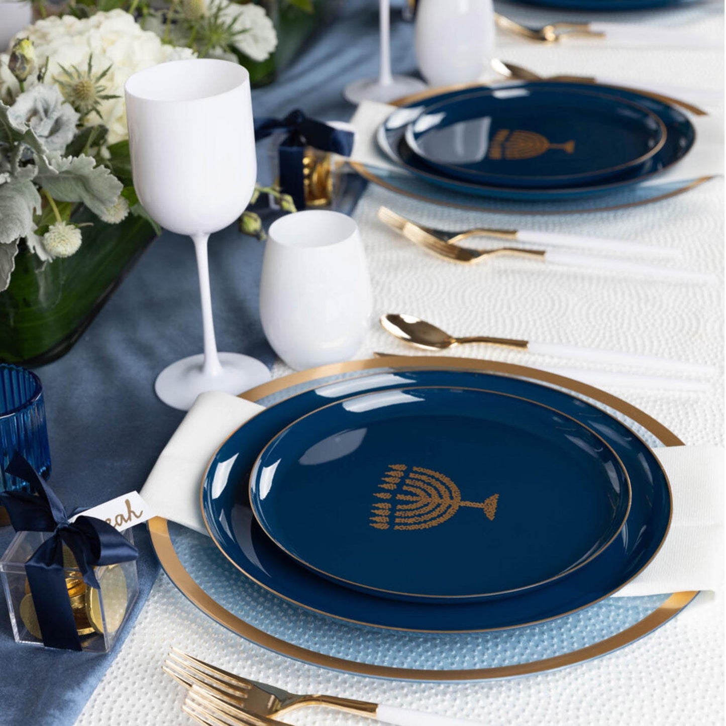 Chanukah Dessert Plate Dinner Plate Blue Charger Plate 10 inch 7 inch Holiday Party Hanukkah Disposable Plates Cobalt Dinner Plates Plastic Party Plates Household Supplies Hanukkah Disposable Plastic Plates Chanukah Plates Chanukah Bbq plates 10 inches fancy disposable plates heavy duty plates classic elegant sturdy plates reusable wedding dinner plates catering high quality birthday anniversary plating 10.6 inches