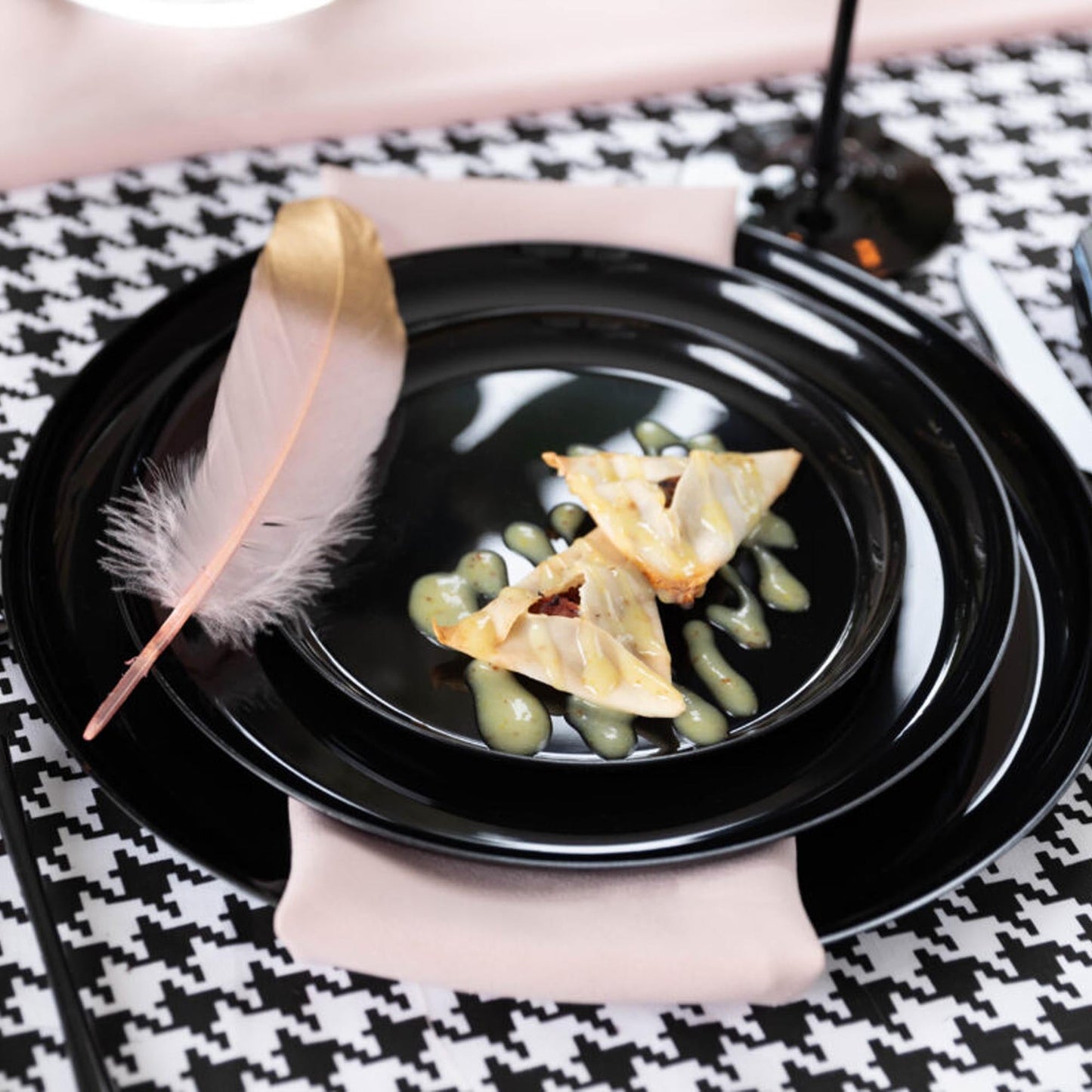 Plastic Party Plates Household Supplies Disposable Plastic Plates Bbq plates fancy disposable plates heavy duty plates classic elegant sturdy plates reusable wedding dinner salad dessert plates catering high quality birthday anniversary plating