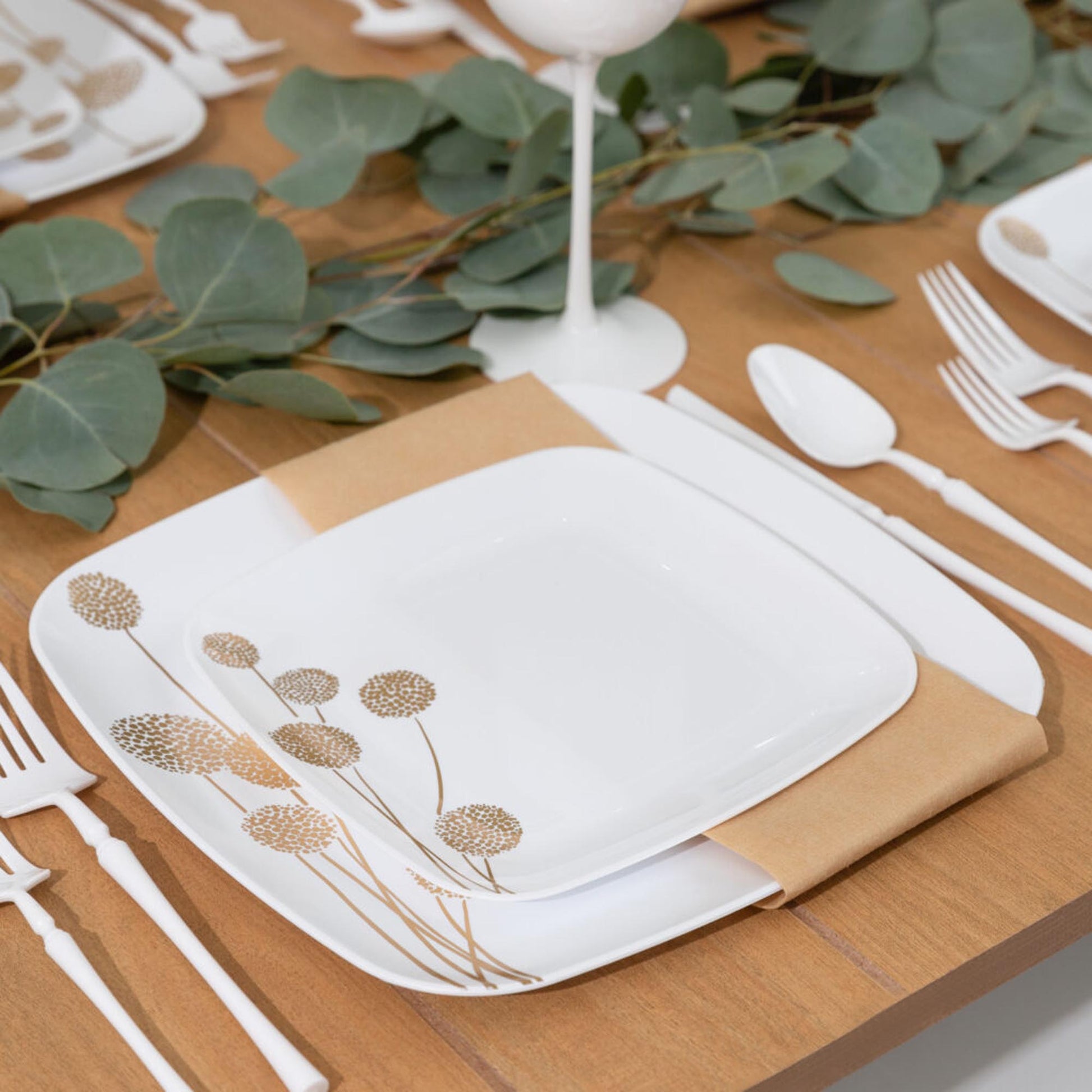 Plastic Party Plates Household Supplies Disposable Plastic Plates Bbq plates fancy disposable plates heavy duty plates classic elegant sturdy plates reusable wedding dinner salad dessert plates catering high quality birthday anniversary plating