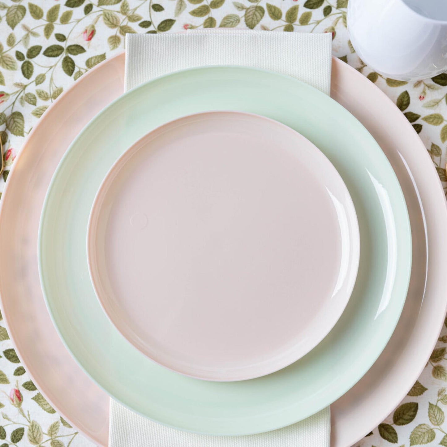 Plastic Tableware Pink Plates Edge Collection Dinner Party Set
