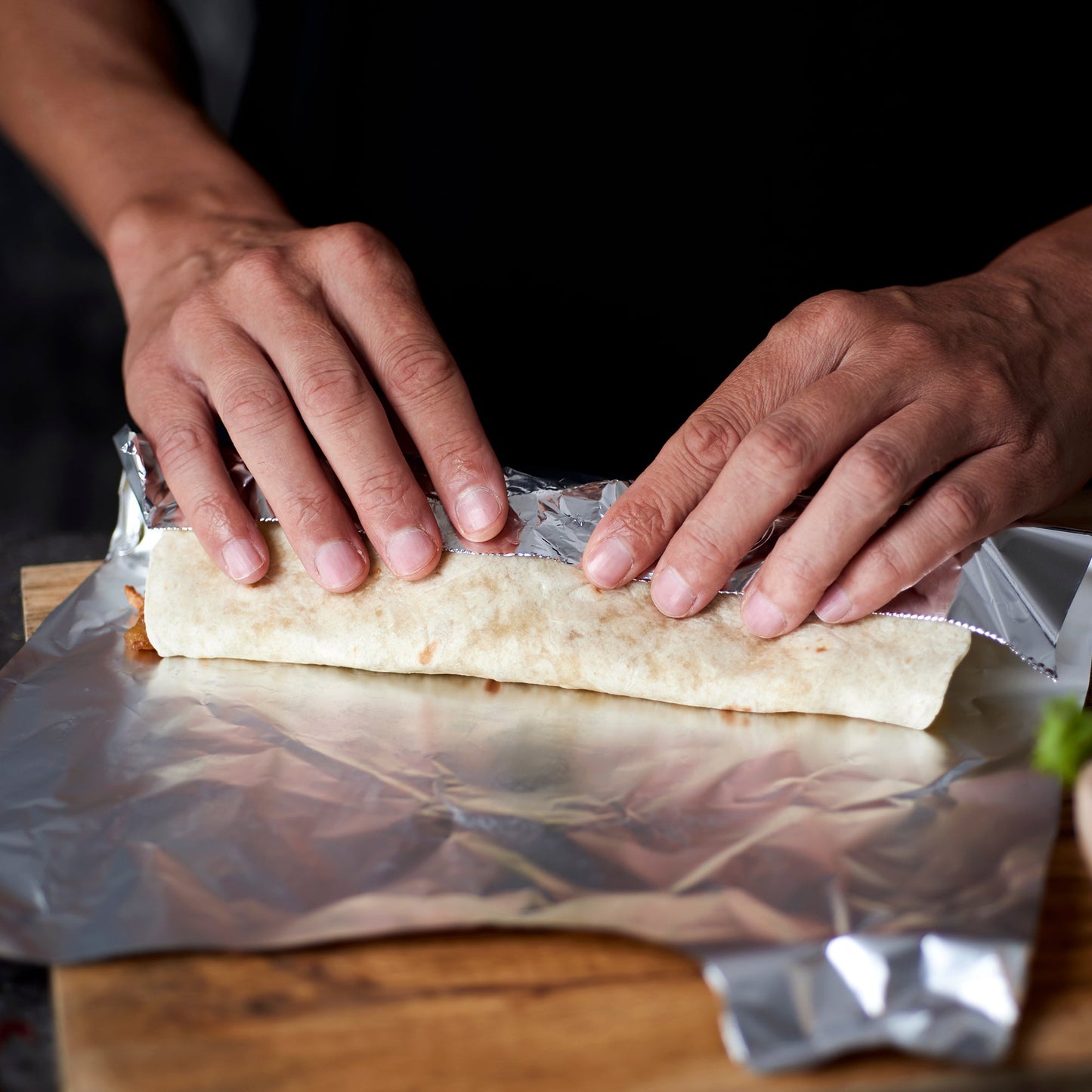 Food Service Aluminum Foil Roll with Sturdy Corrugated Cutter Box