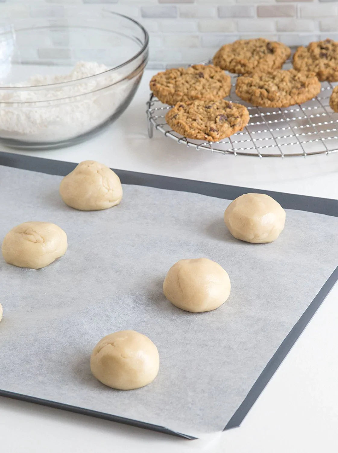 Sheet Pans  Coated Bleached Paper  Baking Sheets  FDA and Kosher compliant  Non Stick  premium coated  Parchment paper  for Cakes  Cookies  Pizza  Grease-Proof Non-Stickable Baking Paper  #25 Quillon  White Quillon Pan Liner 16" x 24"  Prime Source White Bakery Pan Liners