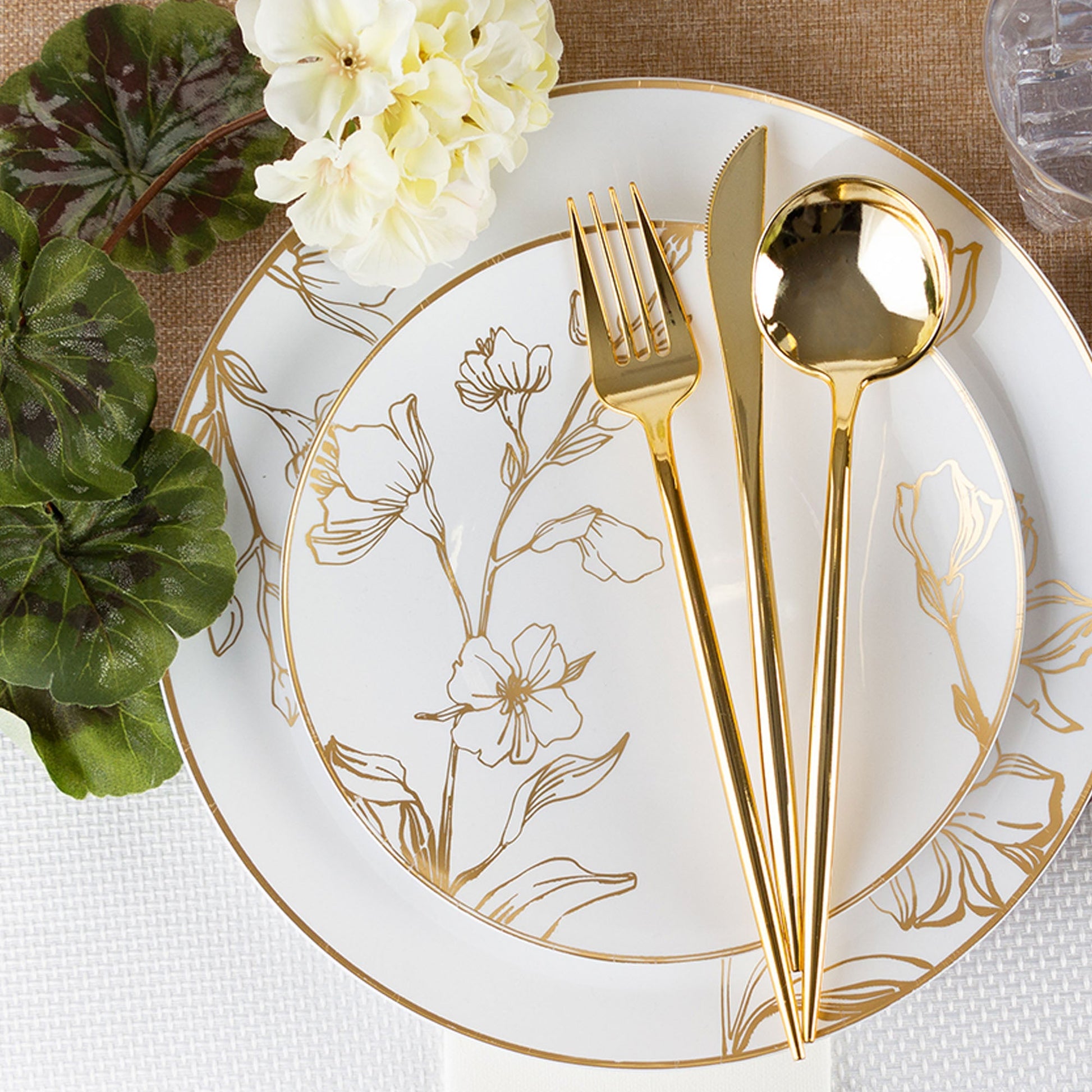 Plastic Party Plates Household Supplies Disposable Plastic Plates Bbq plates fancy disposable plates heavy duty plates classic elegant sturdy plates reusable wedding dinner salad dessert plates catering high quality birthday anniversary plating