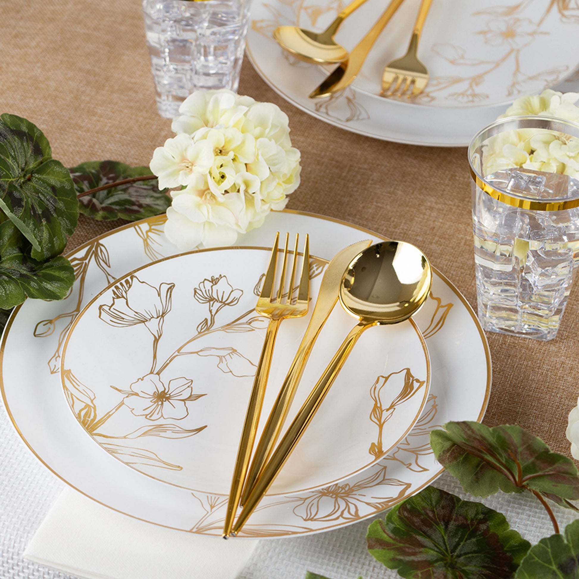 Plastic Party Plates Household Supplies Disposable Plastic Plates Bbq plates fancy disposable plates heavy duty plates classic elegant sturdy plates reusable wedding dinner salad dessert plates catering high quality birthday anniversary plating