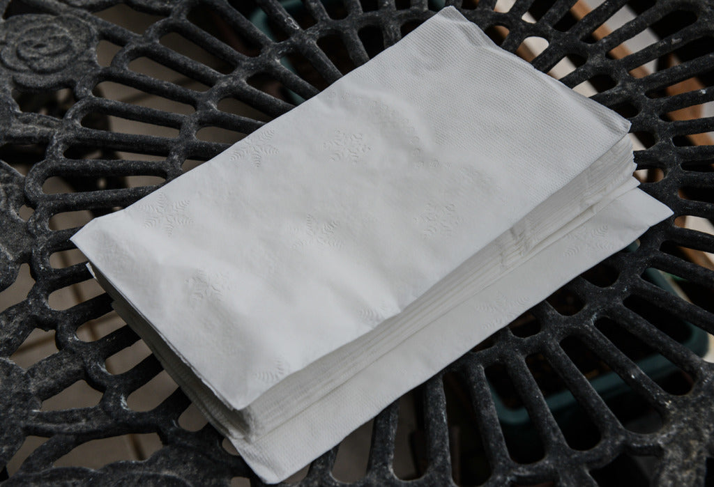 bar  affordable bulk economical commercial wholesale  Kitchen Supplies  napkin dispenser refill  250per pack  White Napkins  Strong Sturdy  Paper Napkins  household diner restaurant food truck fast food  heavy duty dinner  embossed  2 Ply