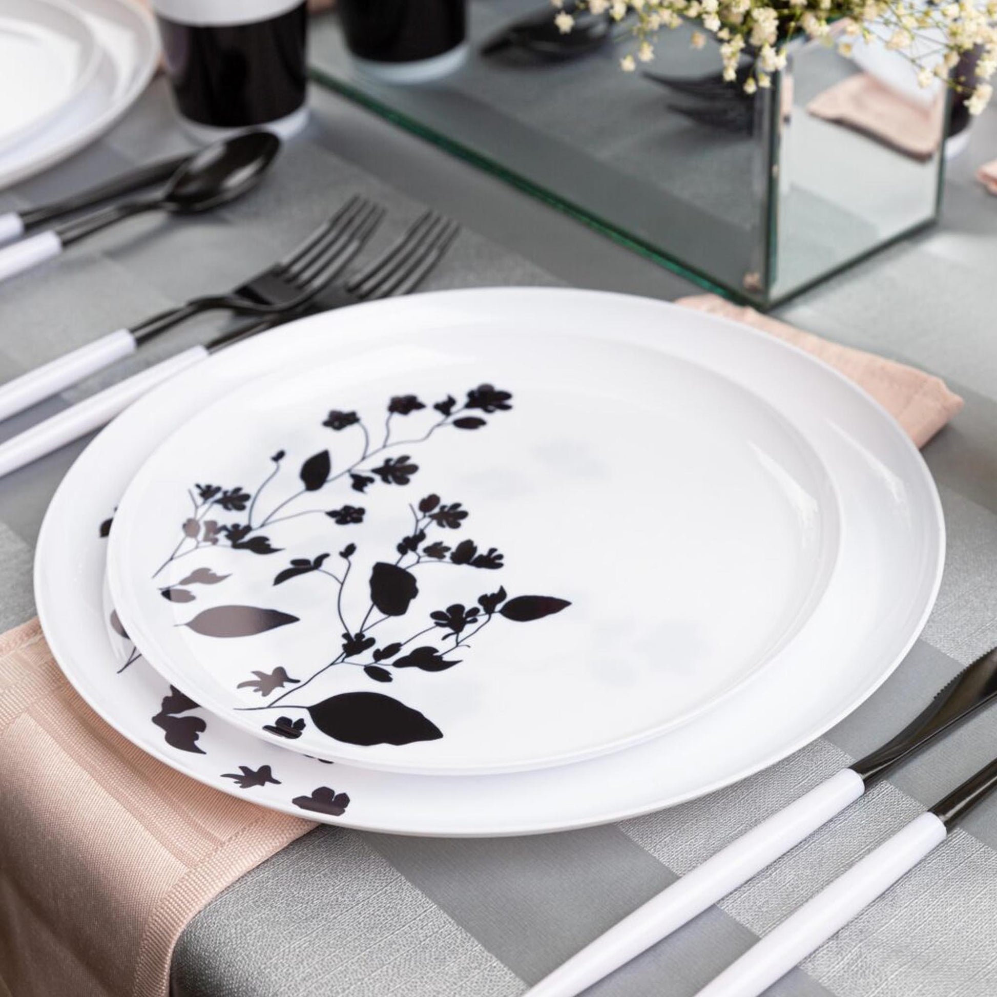 Plastic Party Plates Household Supplies Disposable Plastic Plates Bbq plates fancy disposable plates heavy duty plates classic elegant sturdy plates reusable wedding dinner salad dessert plates catering high quality birthday anniversary plating